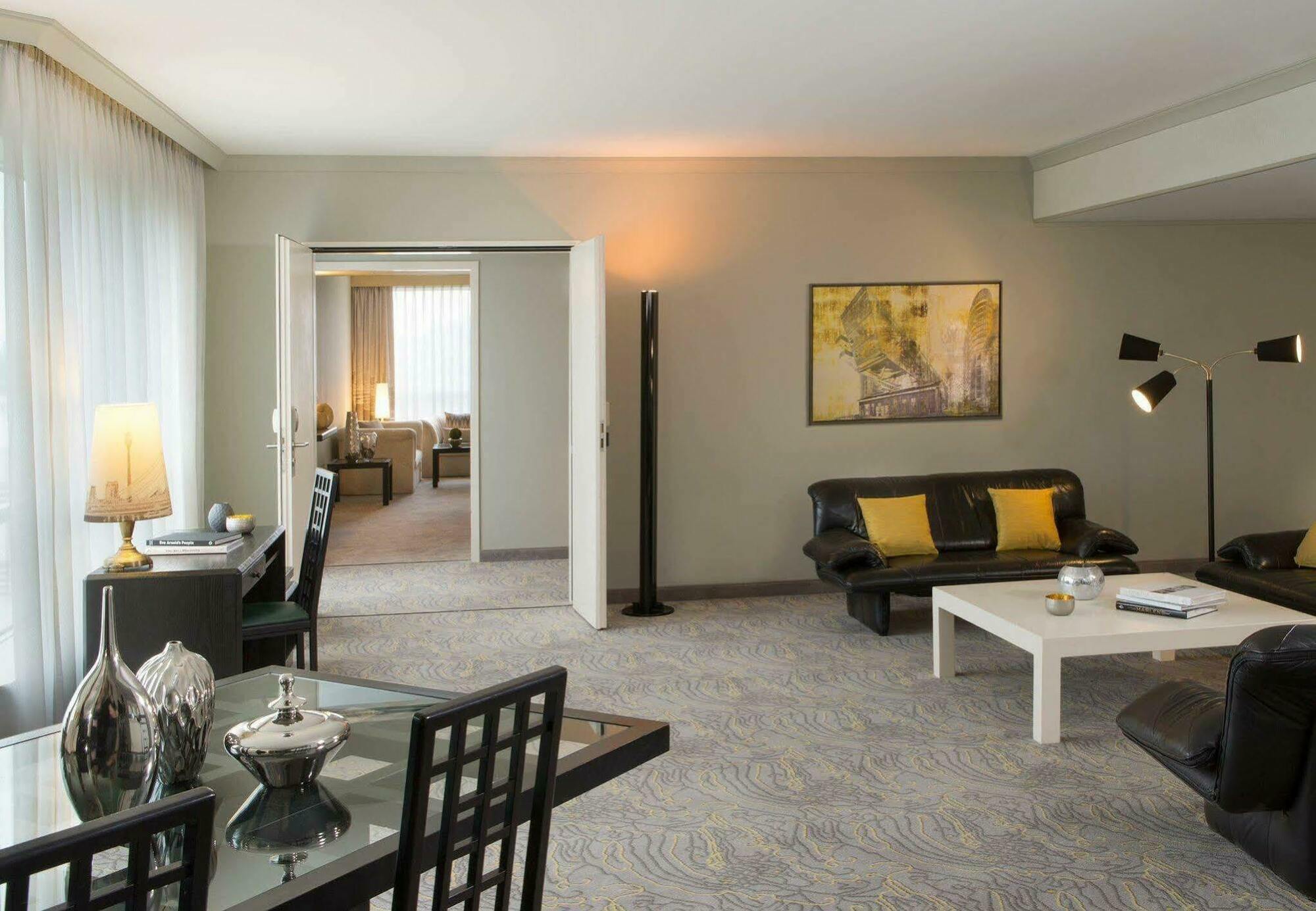 Renaissance Duesseldorf Hotel المظهر الخارجي الصورة